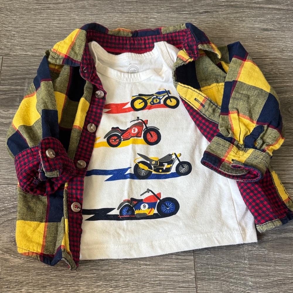 Moto tee and flannel set